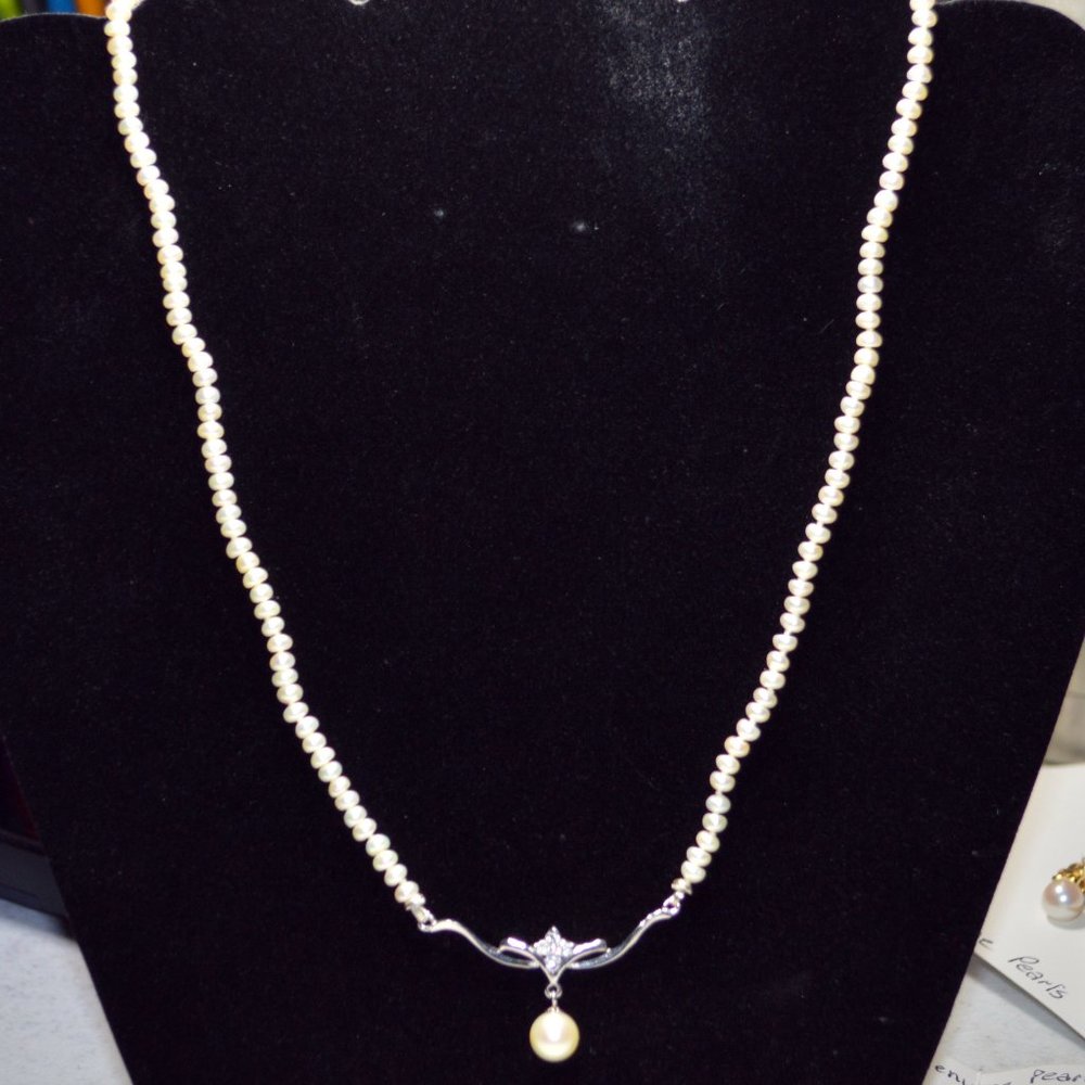 17 Inch Fresh Water White Pearl Necklace